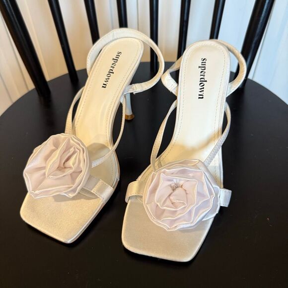Revolve x Maggie Macdonald Superdown Minnie white satin rosette sandal heels 9 - Picture 10 of 11